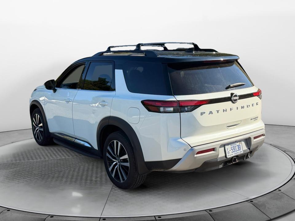 2024 Nissan Pathfinder Platinum
