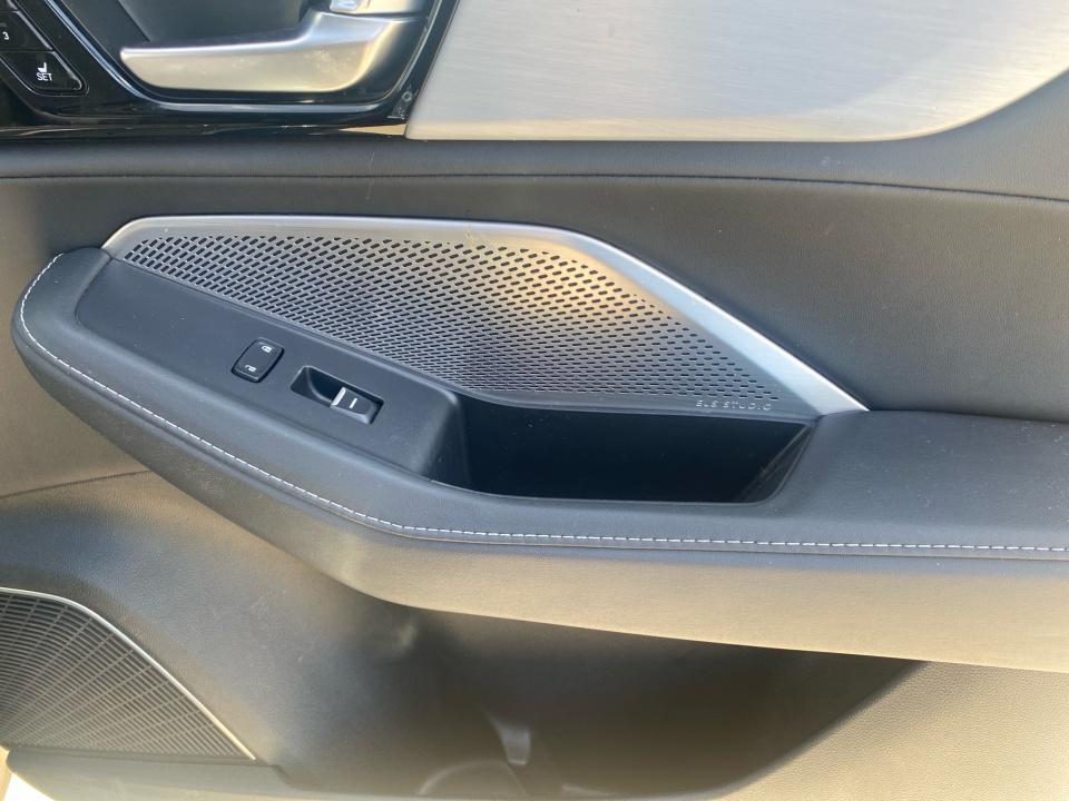 2023 Acura MDX w/Technology Package