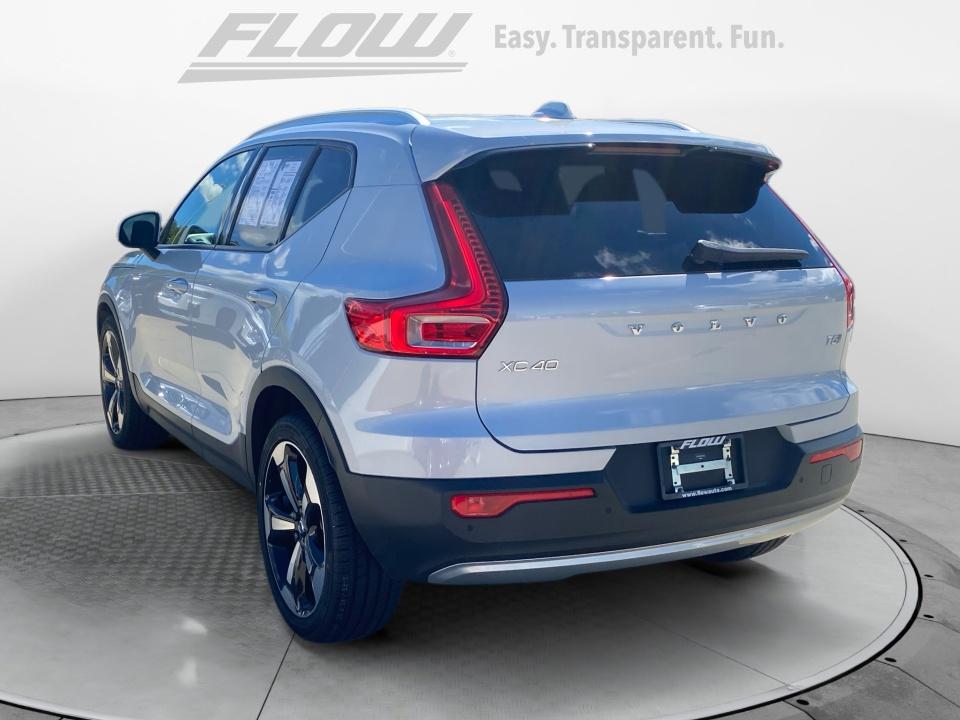 2021 Volvo XC40 Momentum