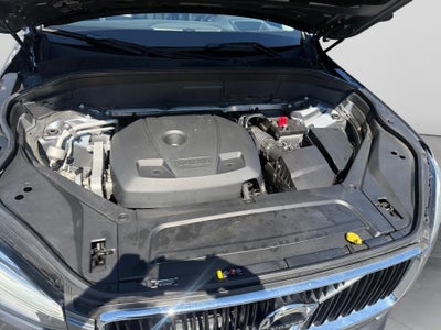 2019 Volvo XC90 Momentum