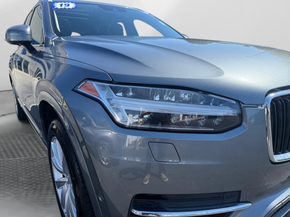 2019 Volvo XC90 Momentum