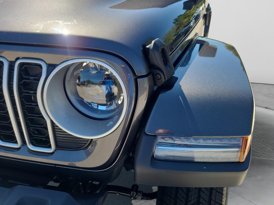 2027 Jeep Wrangler WRANGLER 4-DOOR SAHARA