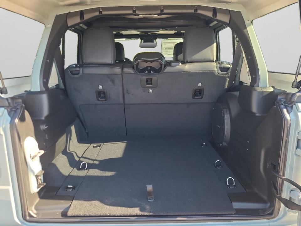 2027 Jeep Wrangler WRANGLER 4-DOOR SAHARA