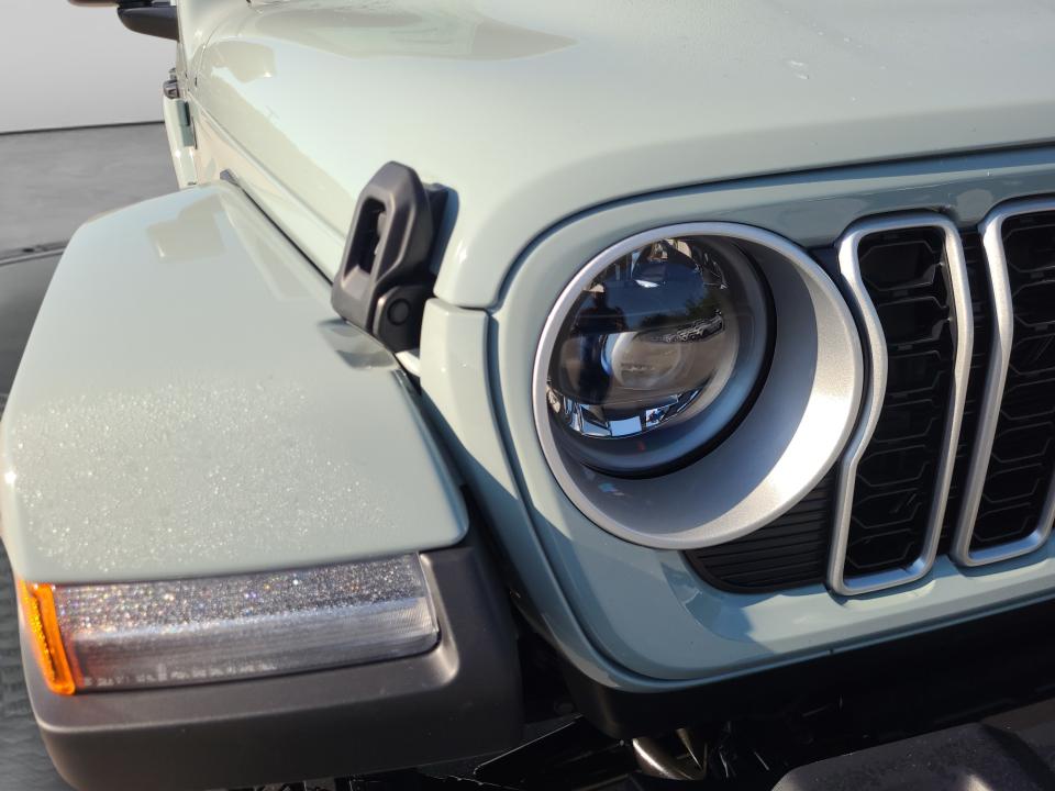 2027 Jeep Wrangler WRANGLER 4-DOOR SAHARA