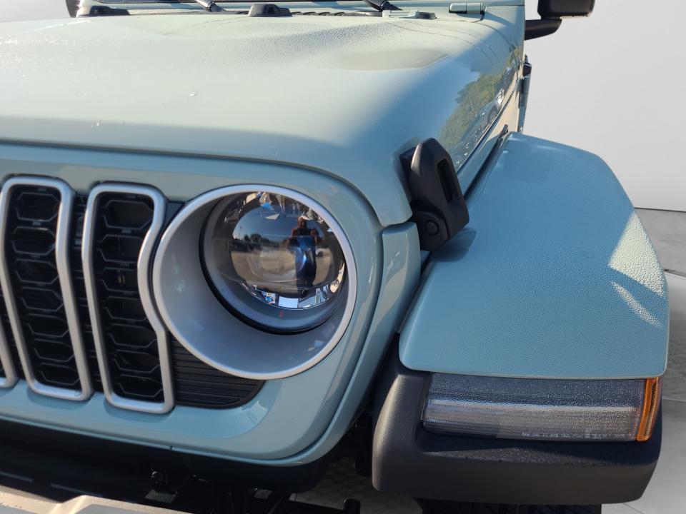 2027 Jeep Wrangler WRANGLER 4-DOOR SAHARA