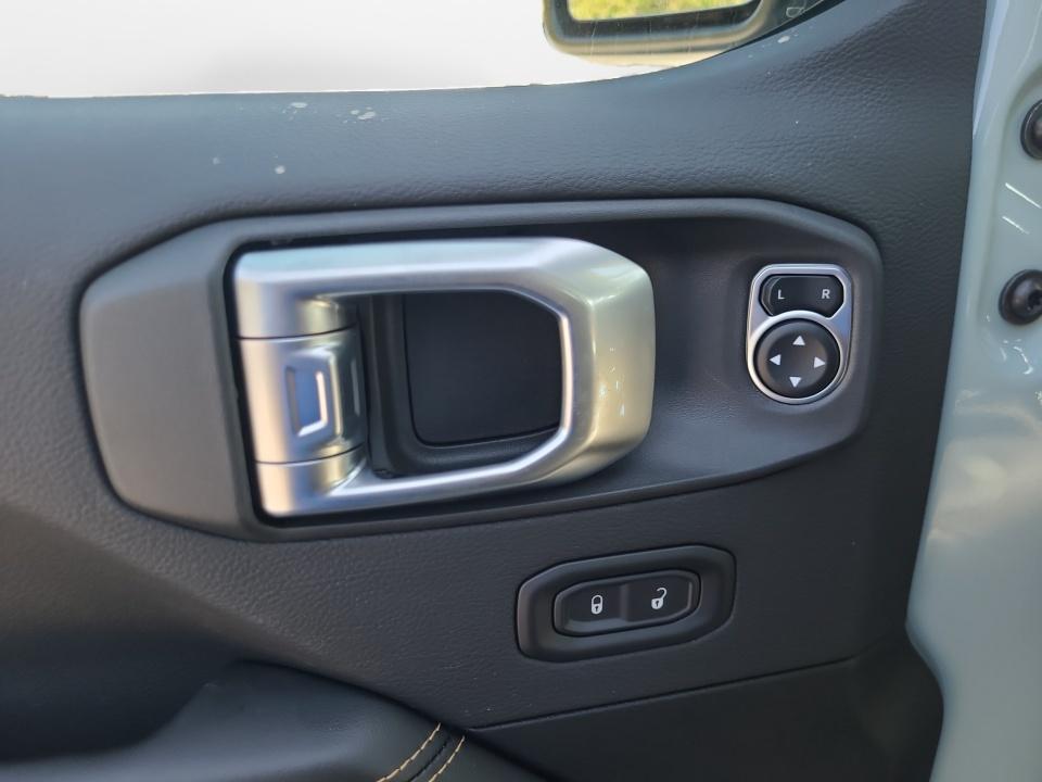 2027 Jeep Wrangler WRANGLER 4-DOOR SAHARA