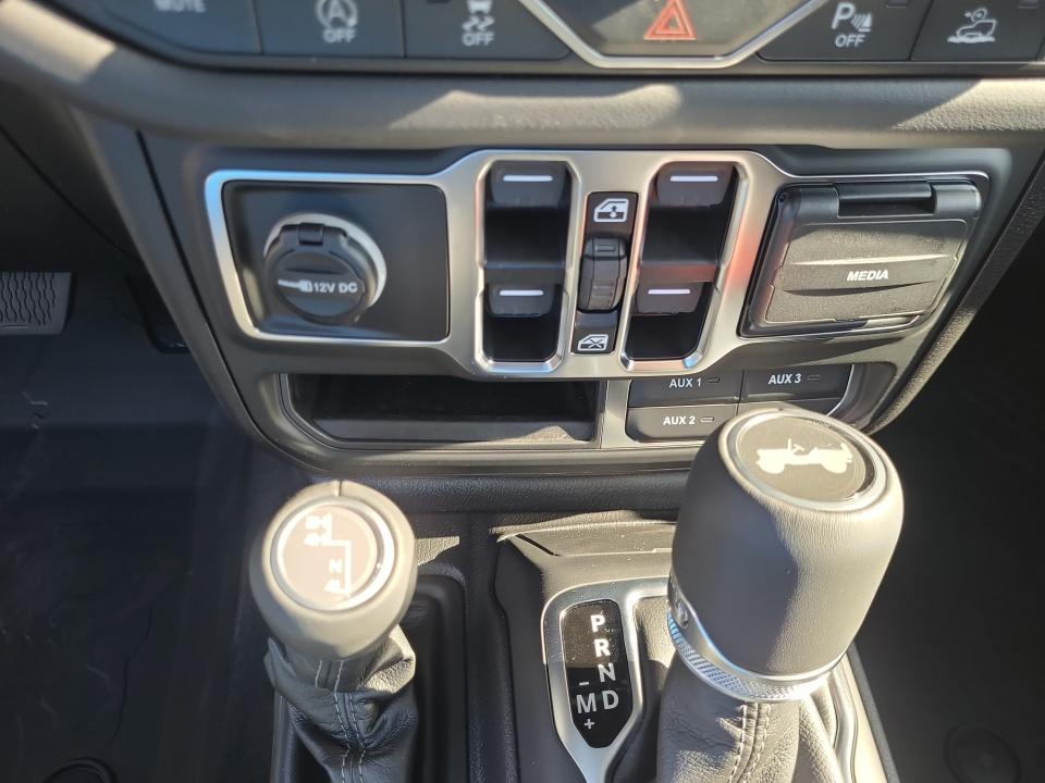 2027 Jeep Wrangler WRANGLER 4-DOOR SAHARA