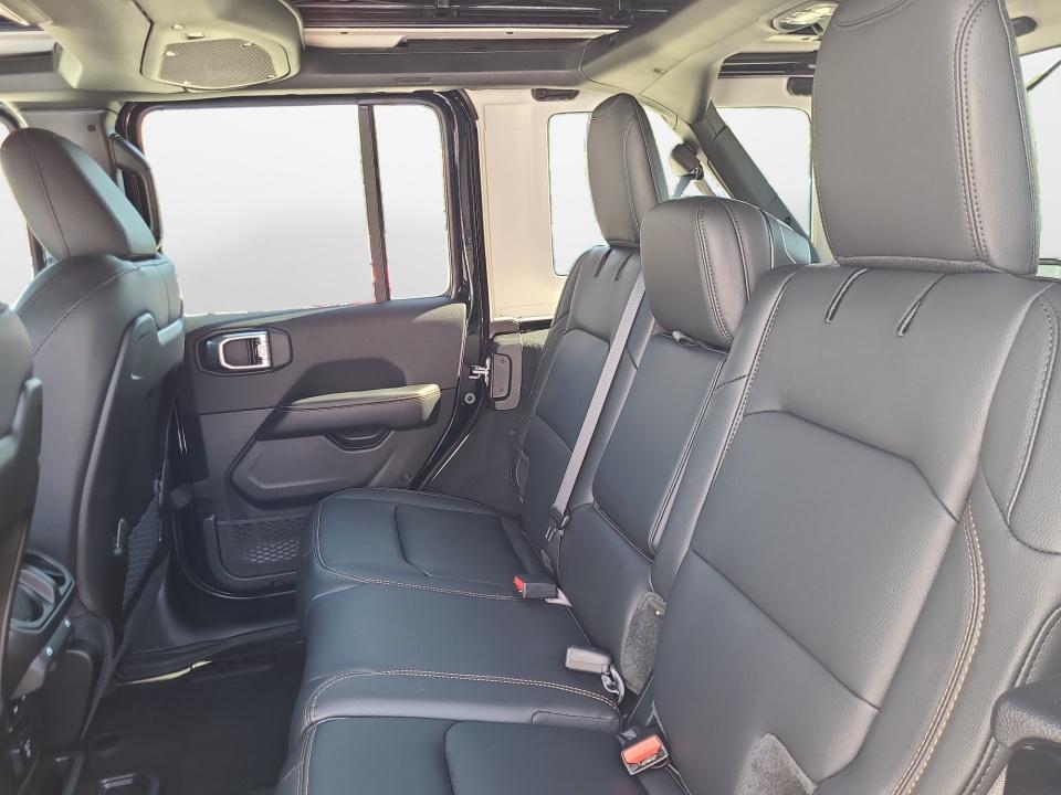 2027 Jeep Wrangler WRANGLER 4-DOOR SAHARA