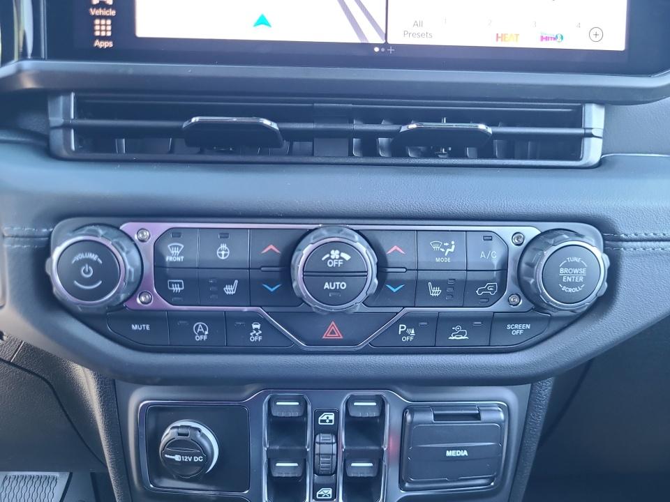 2027 Jeep Wrangler WRANGLER 4-DOOR SAHARA