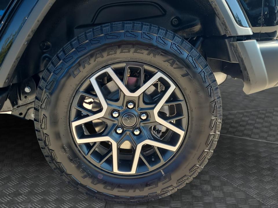 2027 Jeep Wrangler WRANGLER 4-DOOR SAHARA