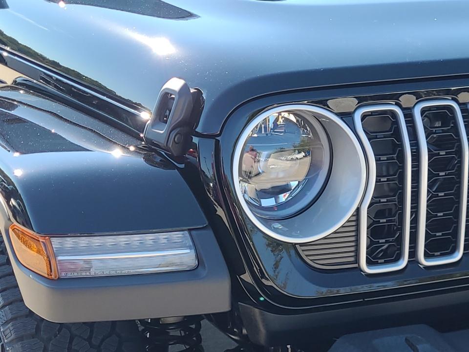 2027 Jeep Wrangler WRANGLER 4-DOOR SAHARA