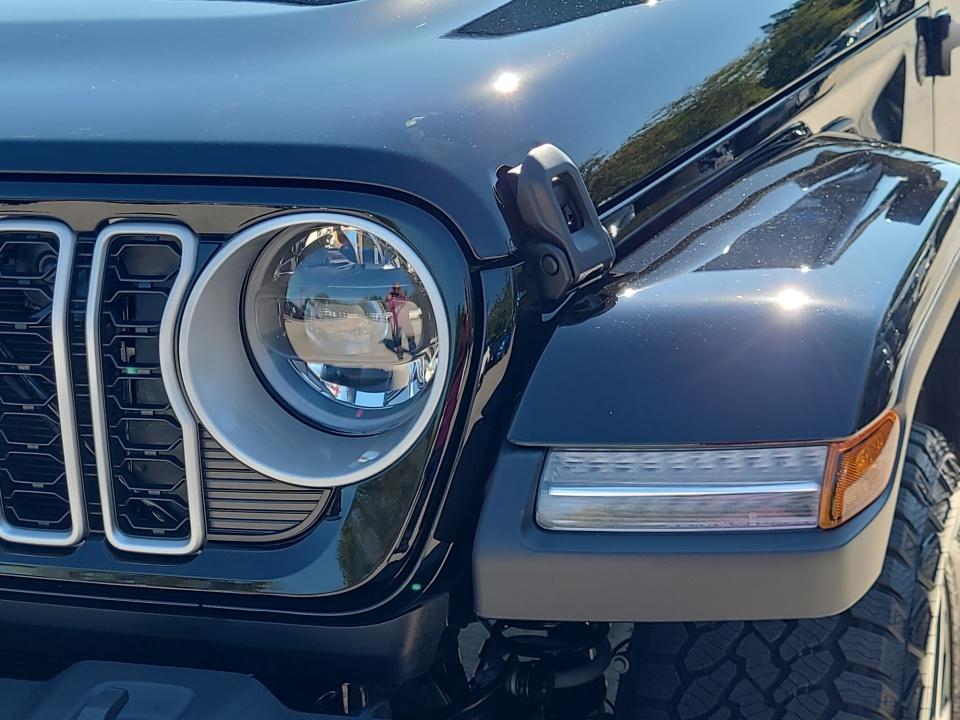 2027 Jeep Wrangler WRANGLER 4-DOOR SAHARA