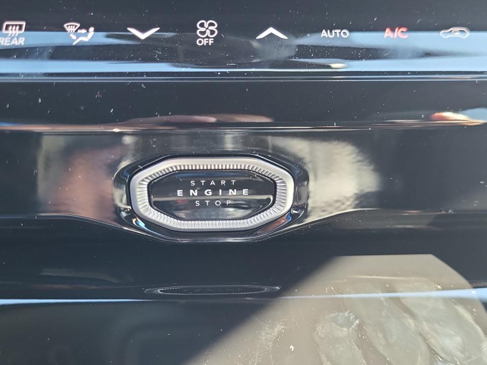 2027 Jeep Grand Cherokee GRAND CHEROKEE LIMITED 4X4