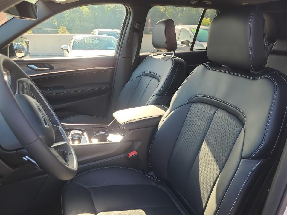 2027 Jeep Grand Cherokee GRAND CHEROKEE LIMITED RESERVE 4X4