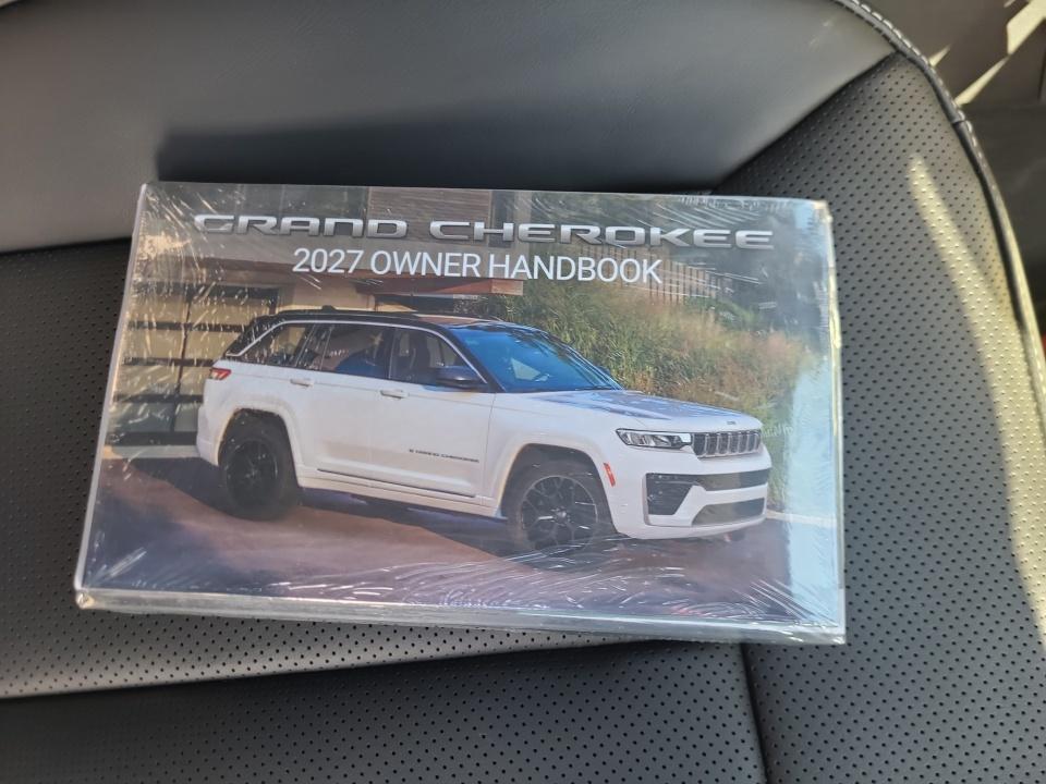 2027 Jeep Grand Cherokee GRAND CHEROKEE LIMITED RESERVE 4X4