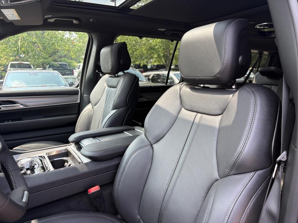 2026 Jeep Grand Wagoneer GRAND WAGONEER L LIMITED RESERVE 4X4