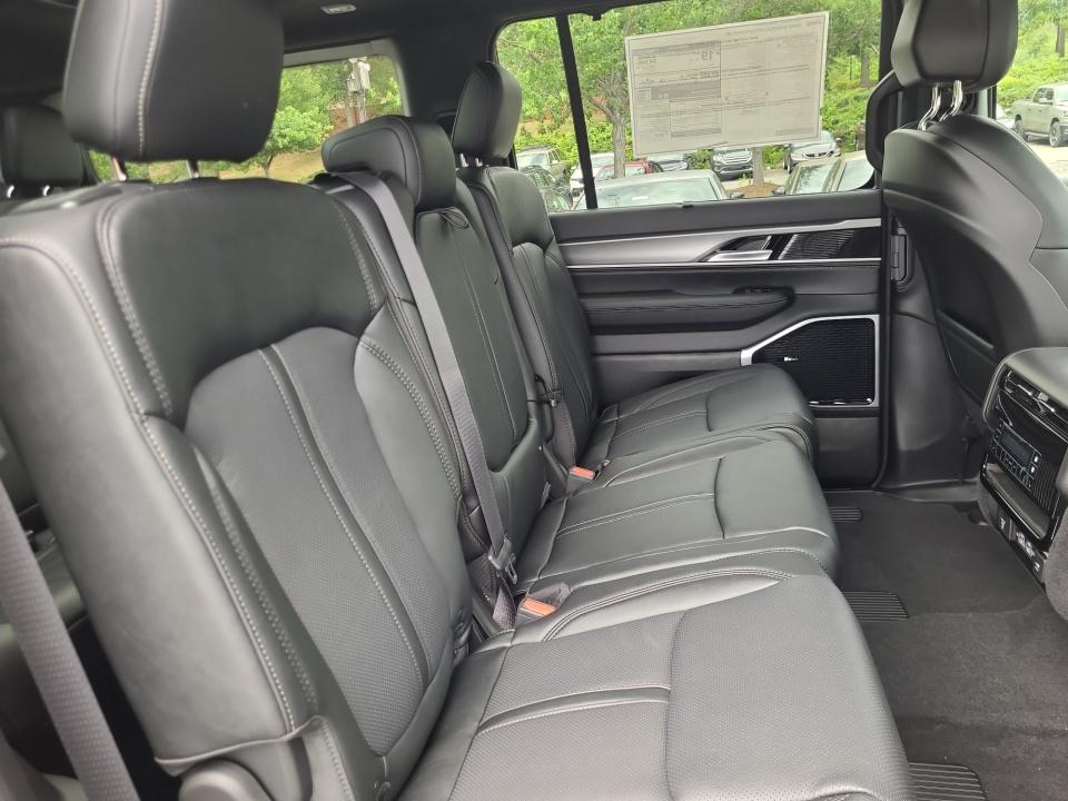 2026 Jeep Grand Wagoneer GRAND WAGONEER LIMITED RESERVE 4X4
