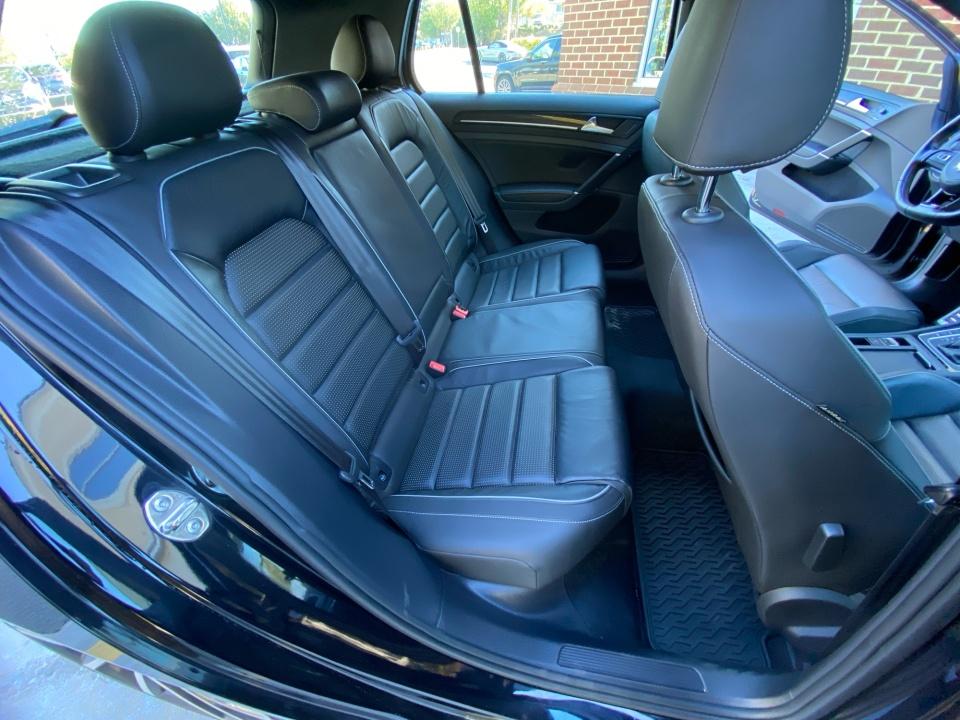 2018 Volkswagen Golf R 2.0T w/DCC & Navigation