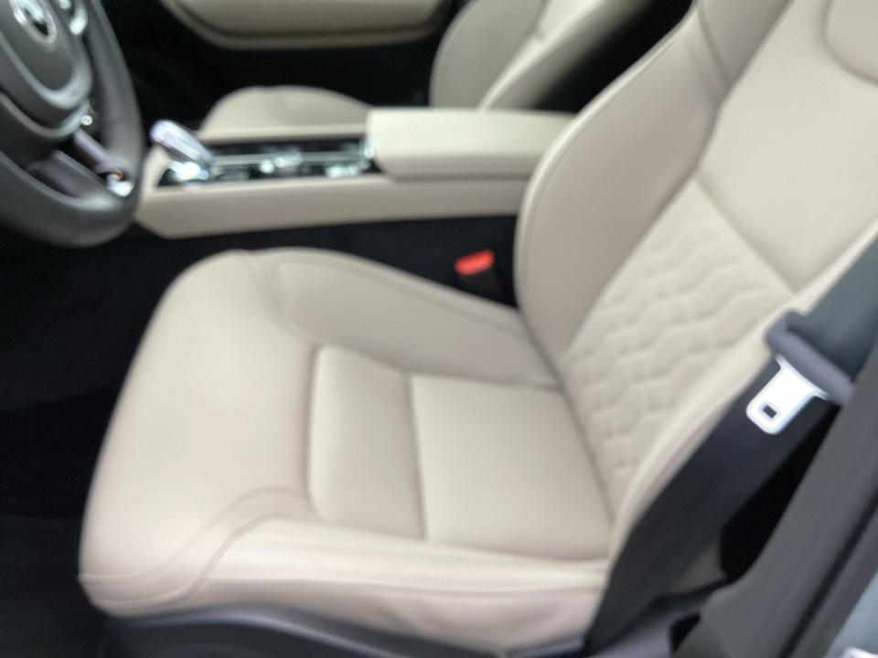 2026 Volvo XC90 Core