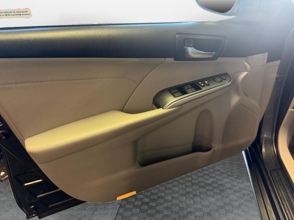 2014 Toyota Camry Hybrid XLE