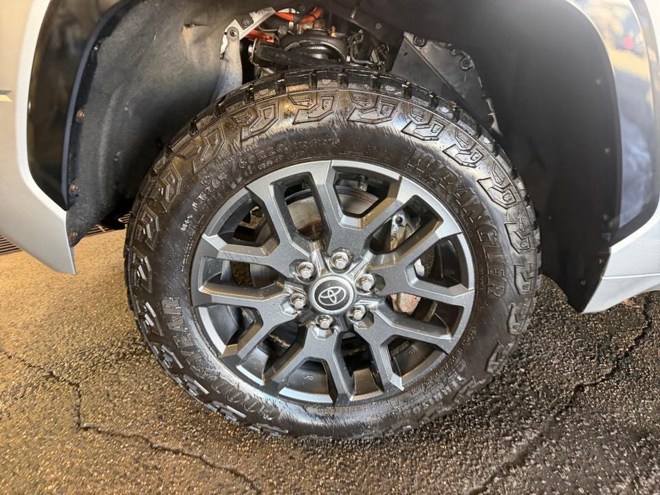 2023 Toyota Tundra i-FORCE MAX Platinum Hybrid