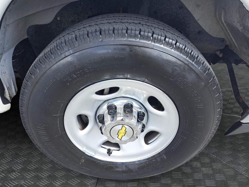 2024 Chevrolet Express Passenger RWD 3500 Extended Wheelbase LT