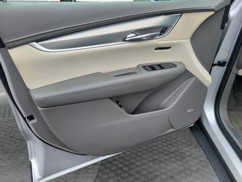 2017 Cadillac XT5 Luxury FWD