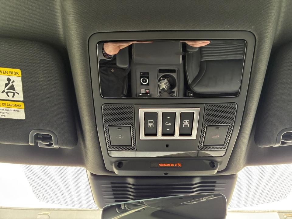2025 Land Rover Discovery Dynamic SE