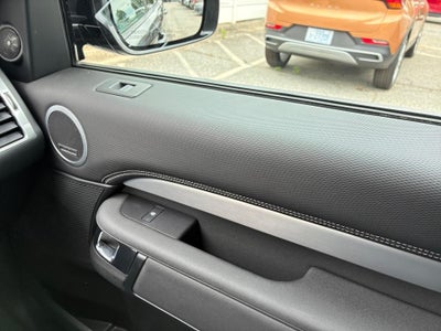 2025 Land Rover Discovery Dynamic SE