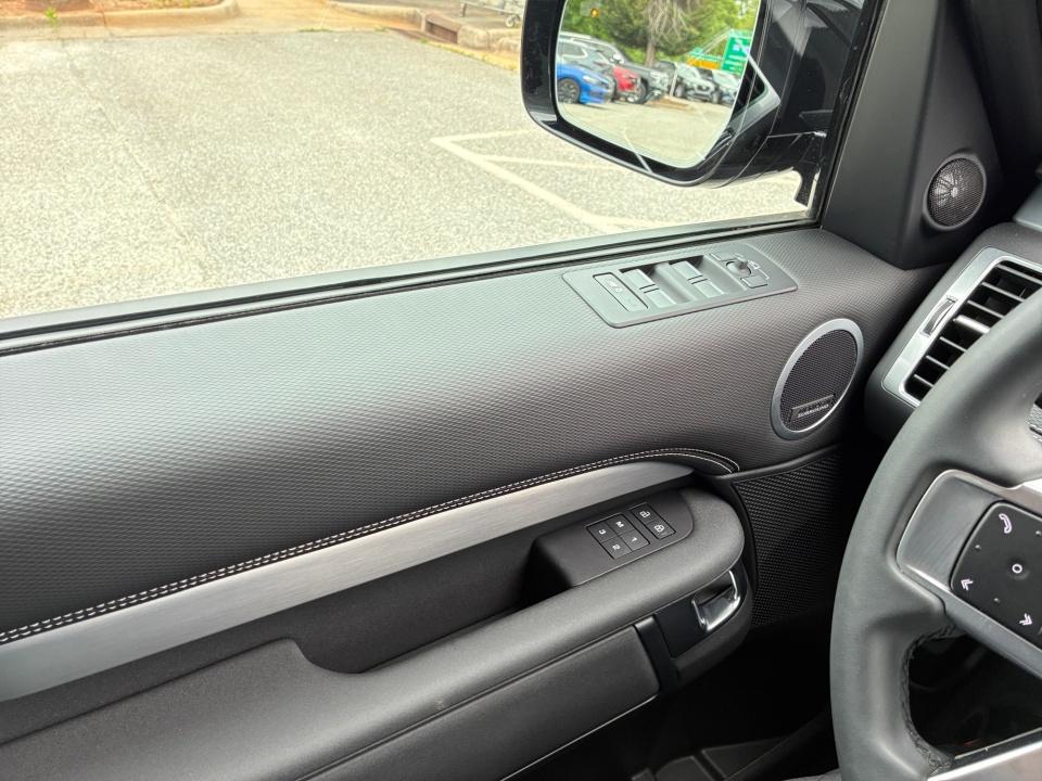 2025 Land Rover Discovery Dynamic SE