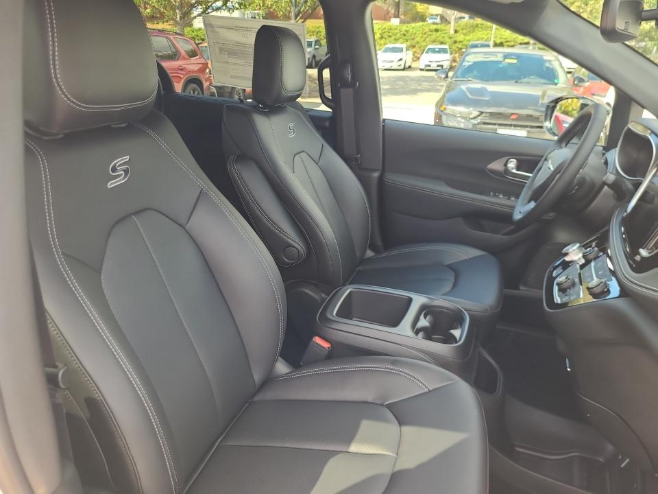 2026 Chrysler Pacifica PACIFICA SELECT AWD