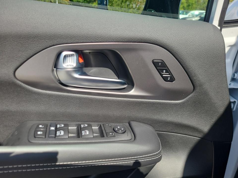 2026 Chrysler Pacifica PACIFICA SELECT AWD
