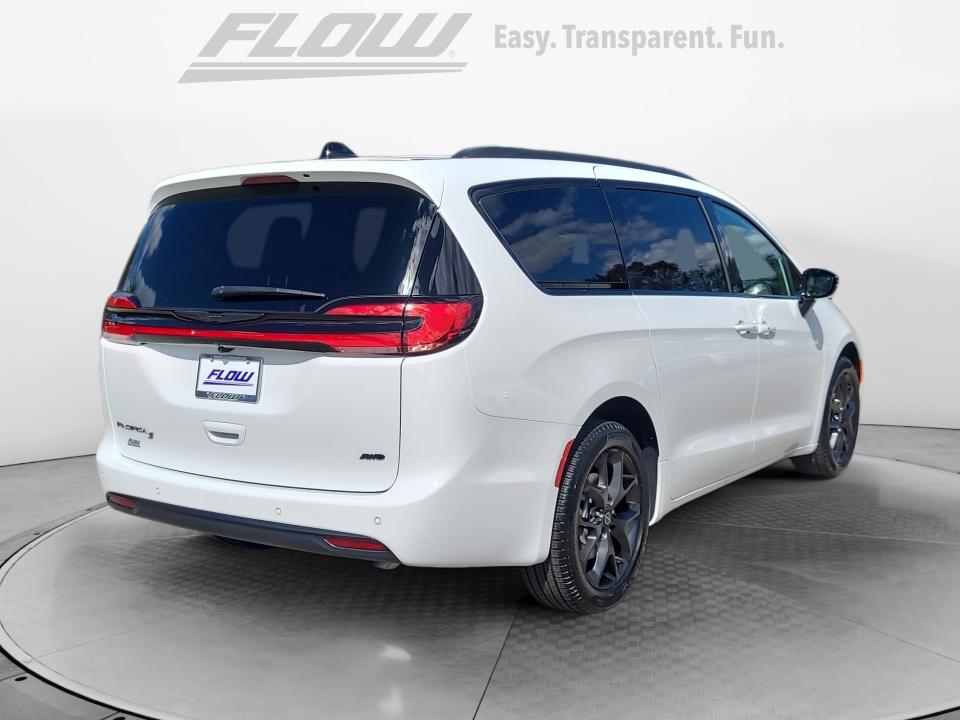 2026 Chrysler Pacifica PACIFICA SELECT AWD