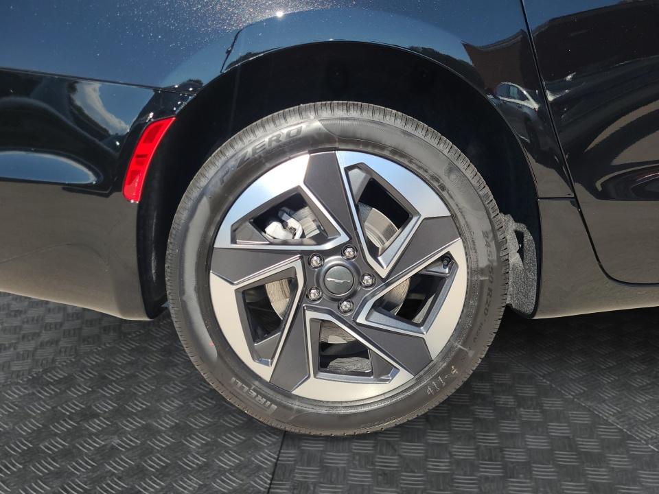 2027 Chrysler Pacifica Limited