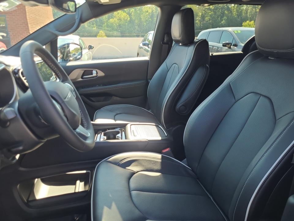2027 Chrysler Pacifica Limited