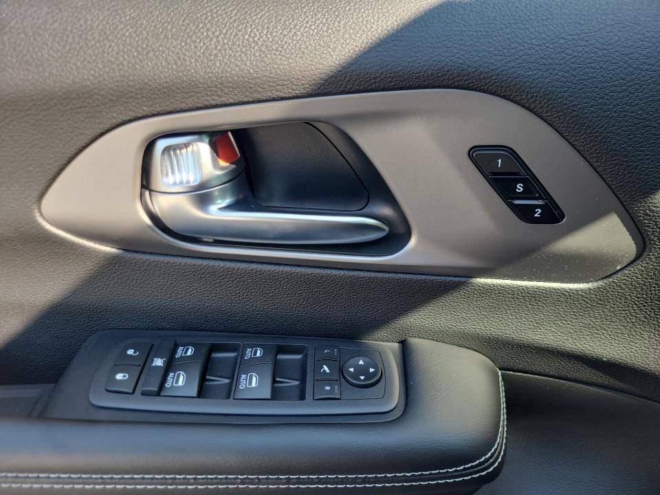 2027 Chrysler Pacifica Limited